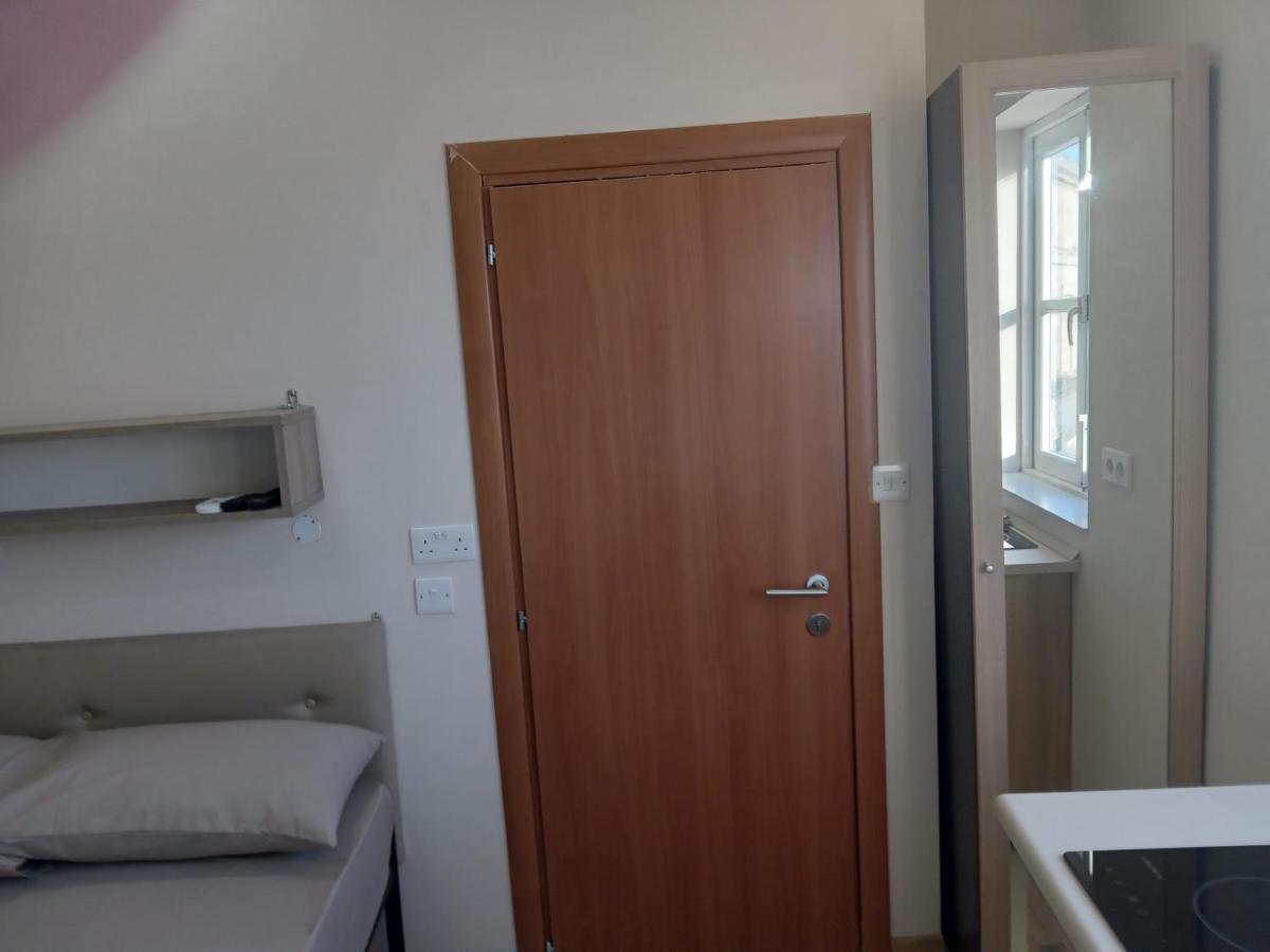 Tower Apartment *